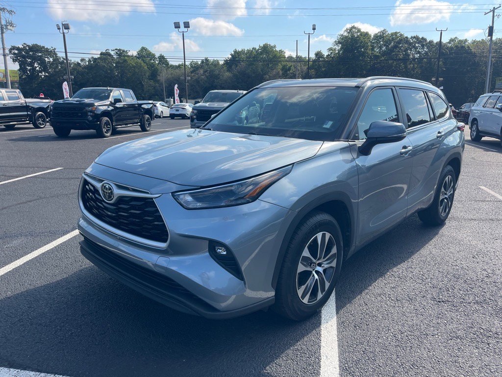 Used 2023 Toyota Highlander XLE SUV