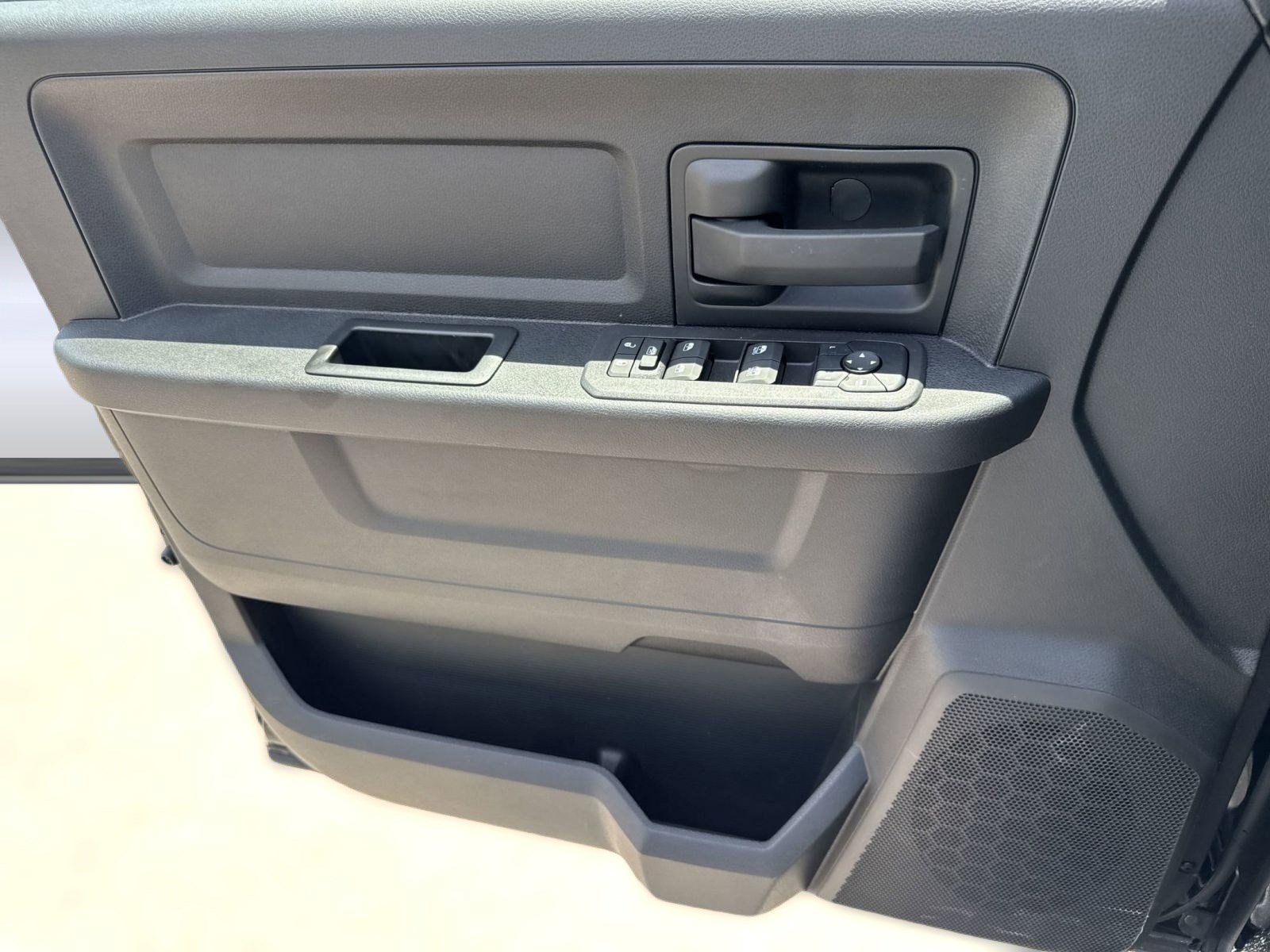 2025 RAM 2500 Tradesman - Photo 10
