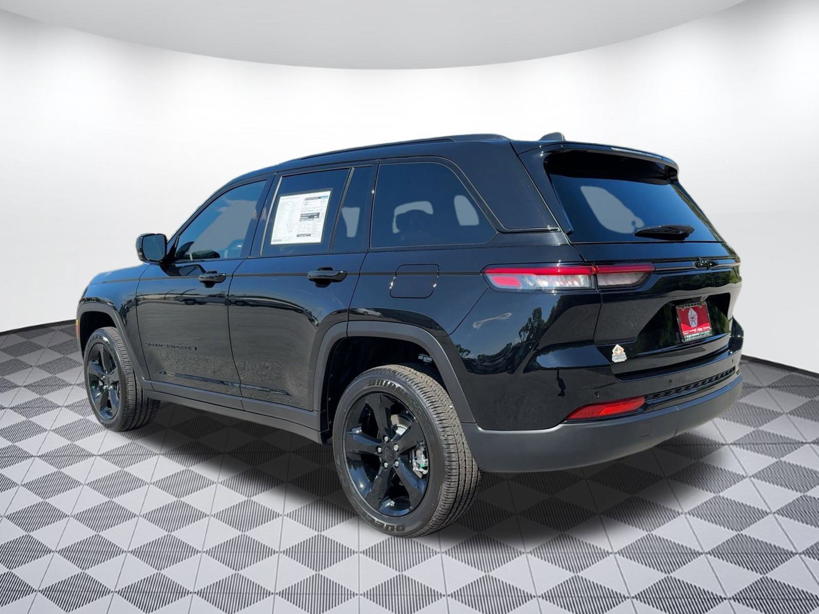 2025 Jeep Grand Cherokee Altitude photo 3