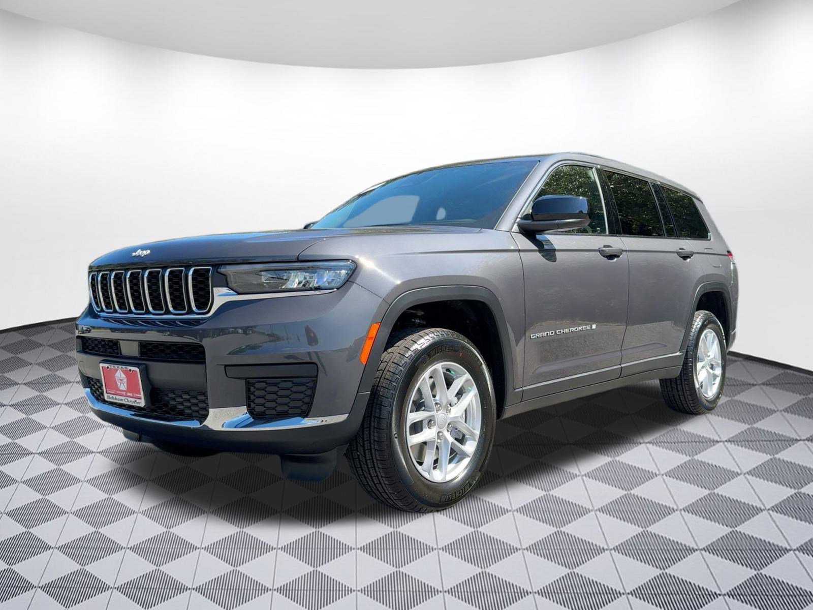 2025 Jeep Grand Cherokee Laredo photo 2