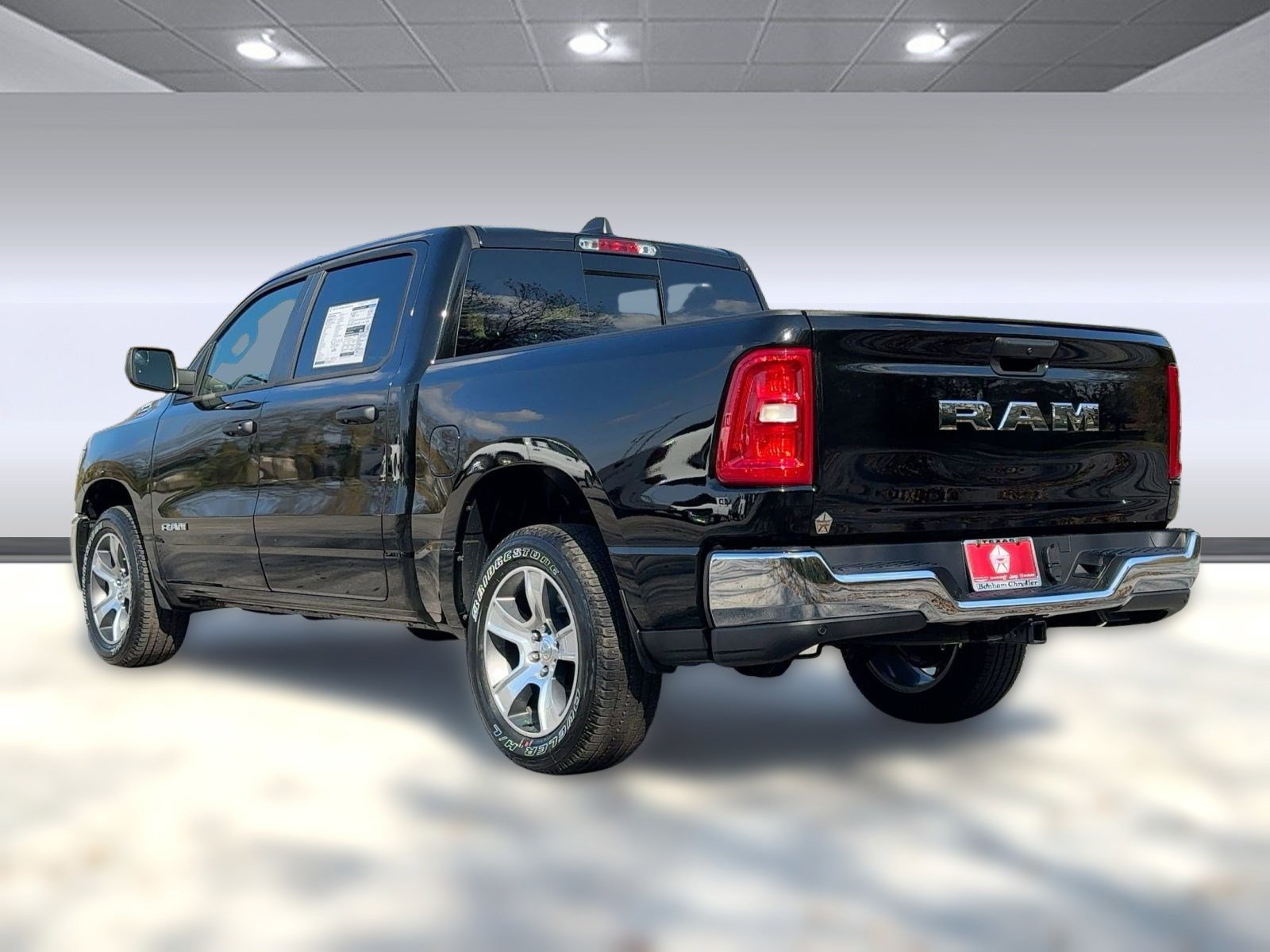 2025 Ram 1500 Tradesman photo 3