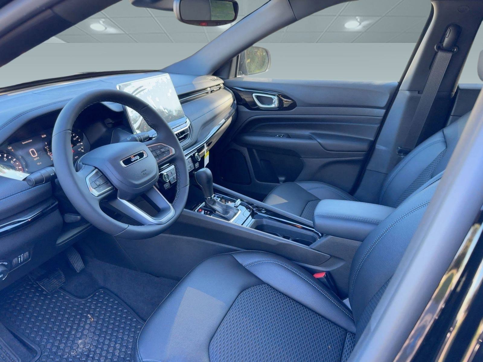 2026 Jeep Compass Latitude Altitude photo 2