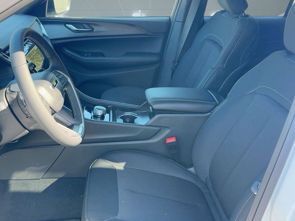 New 2025 Jeep Grand Cherokee Laredo Laredo 4x2