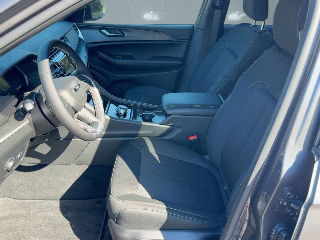 New 2025 Jeep Grand Cherokee L Laredo X Laredo X 4x2