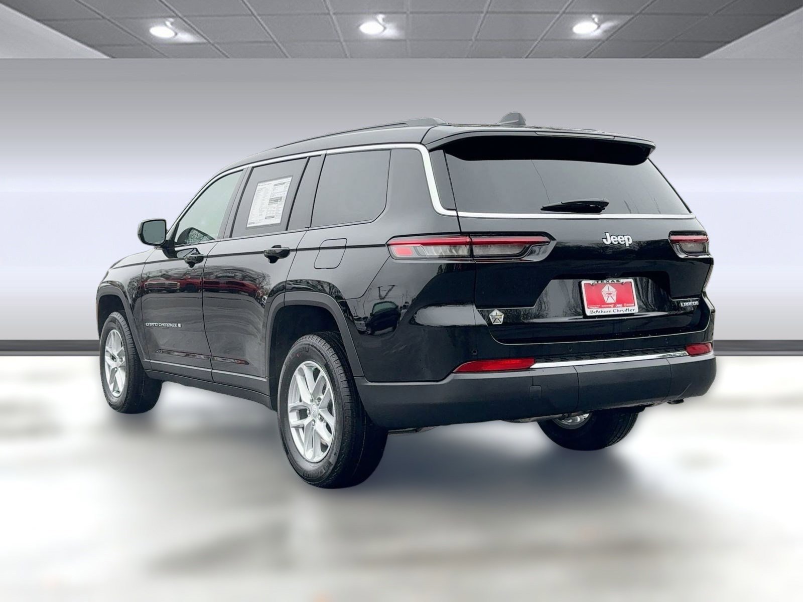 2025 Jeep Grand Cherokee Laredo X photo 2