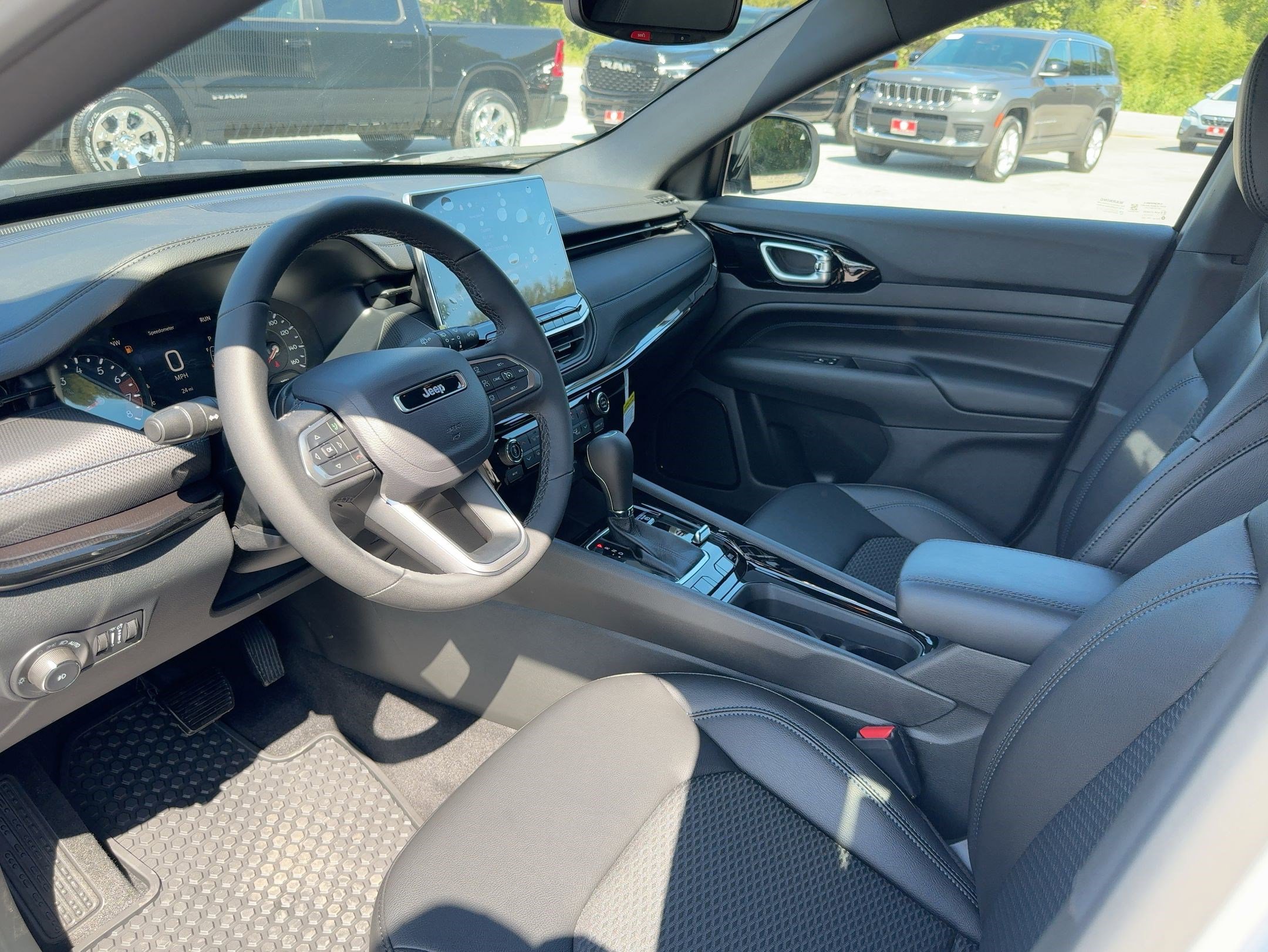 2026 Jeep Compass Latitude photo 2