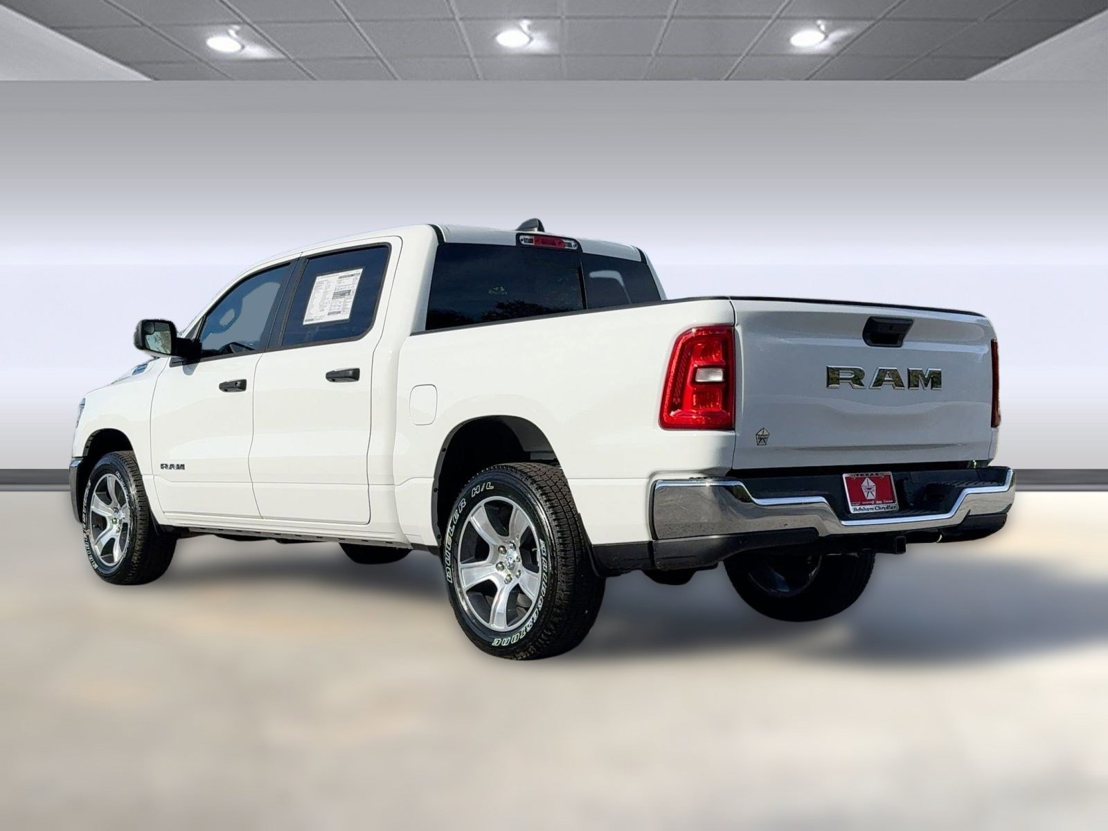 2025 Ram 1500 Tradesman photo 3