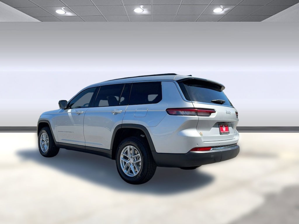 New 2025 Jeep Grand Cherokee L Laredo Laredo 4x2