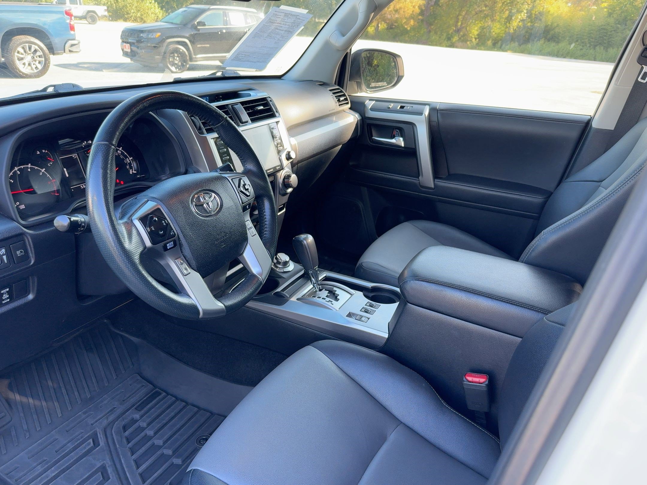 2021 Toyota 4Runner SR5 Premium photo 3