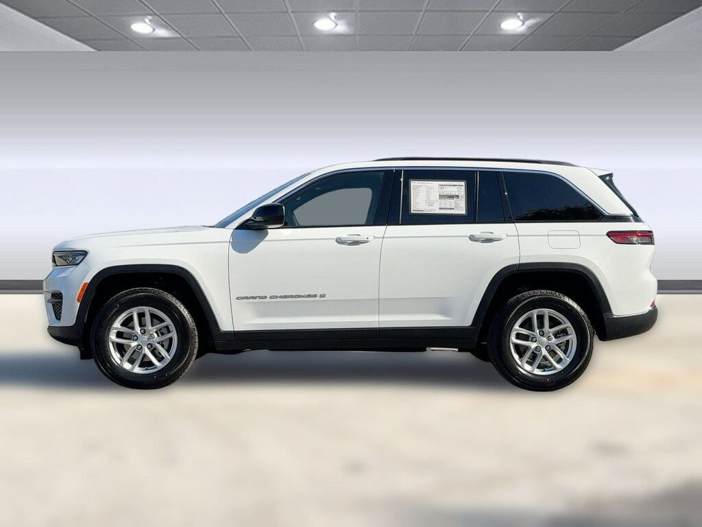 New 2025 Jeep Grand Cherokee Laredo Laredo 4x2