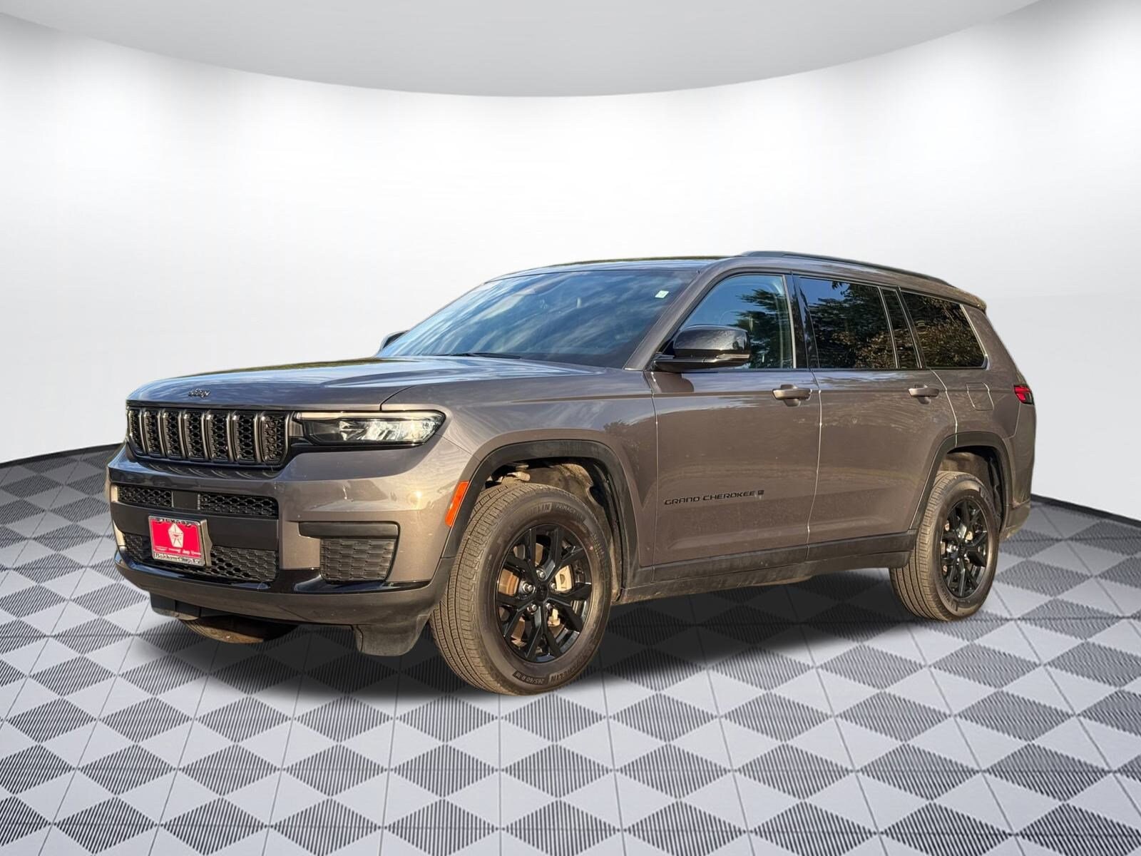 2024 Jeep Grand Cherokee Altitude photo 2