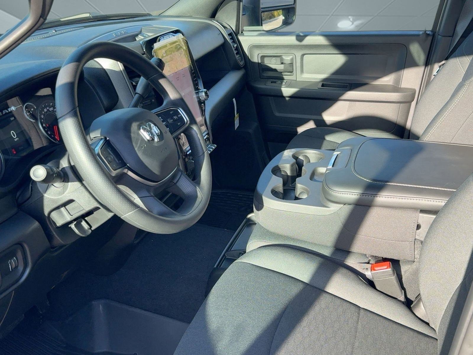 2026 Ram 3500 Tradesman photo 4