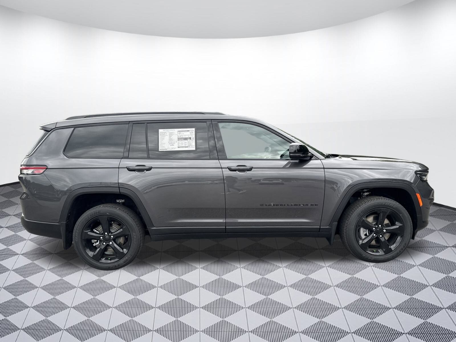 2025 Jeep Grand Cherokee Altitude X photo 2