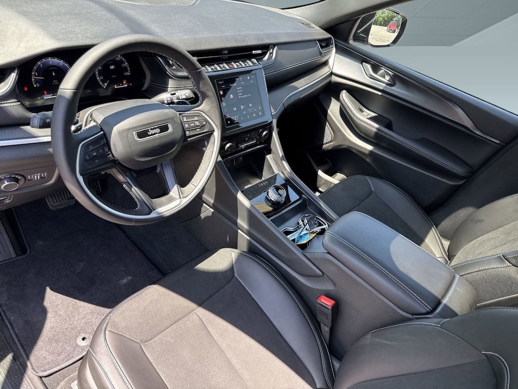 New 2025 Jeep Grand Cherokee Altitude X Altitude X 4x2