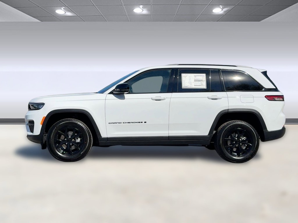 New 2025 Jeep Grand Cherokee Laredo