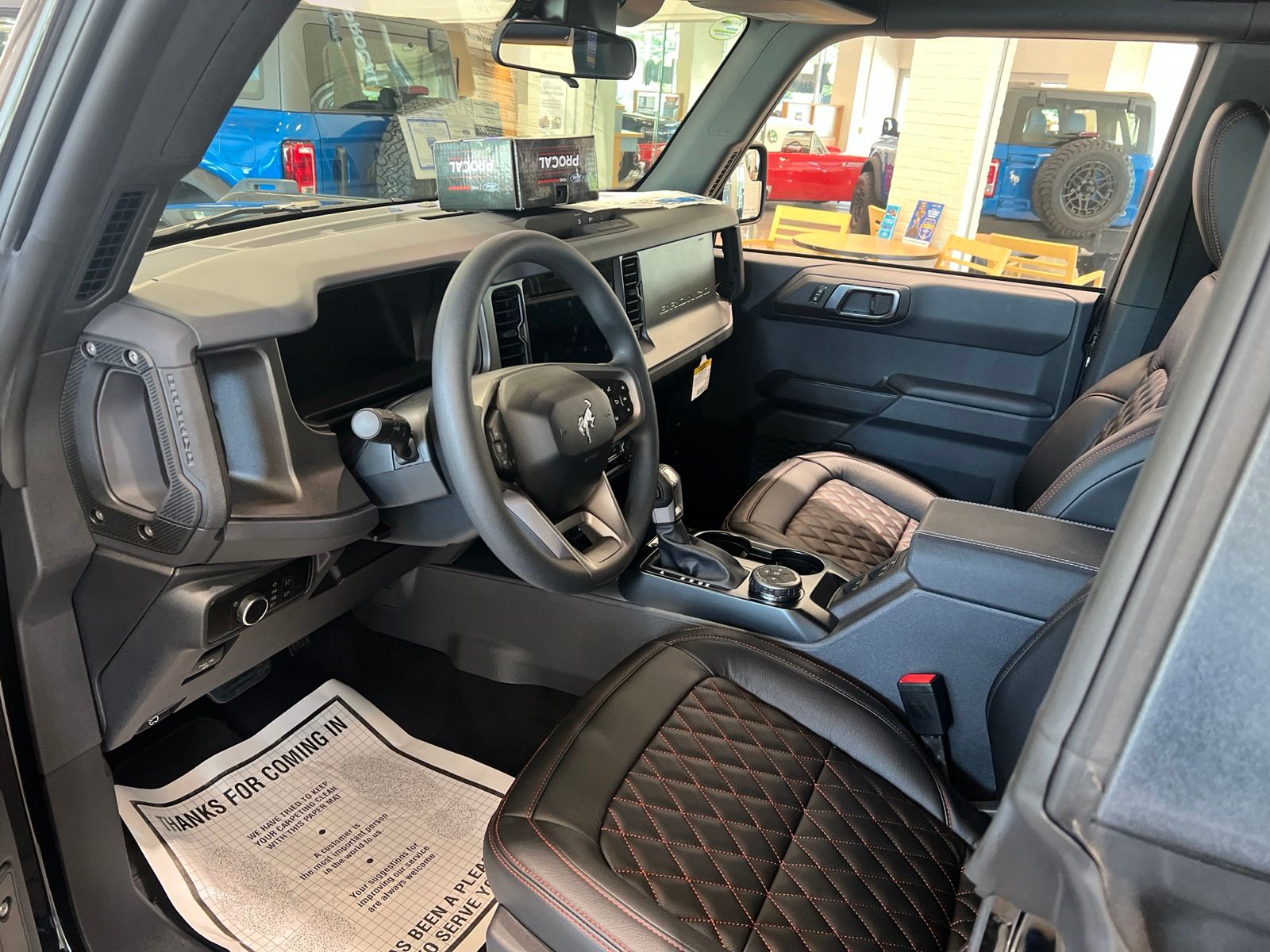 2025 Ford Bronco 4-Door Base - Photo 10