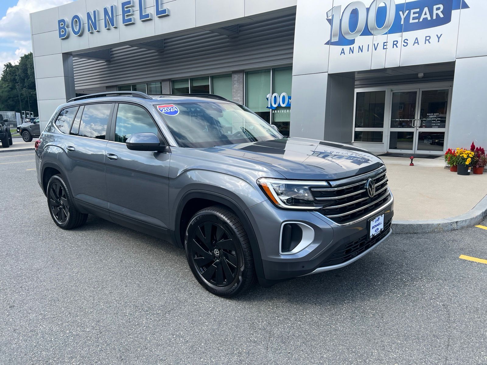 2024 Volkswagen Atlas SE w/Tech