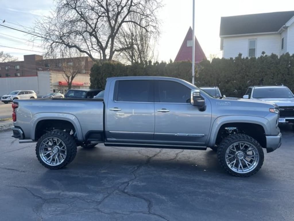 Used 2024 Chevrolet Silverado 3500 HD High Country Truck Crew Cab