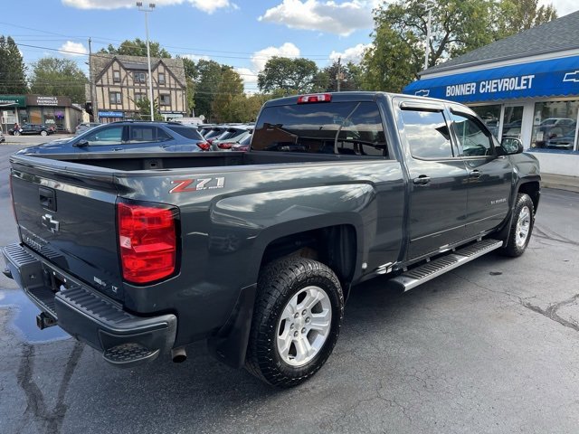 2018 Chevrolet Silverado 1500 LT photo 2