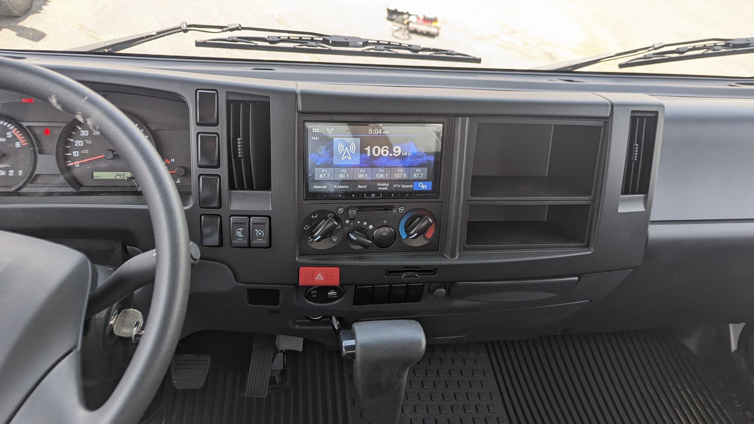 2024 Chevrolet Silverado 4500HD photo 4