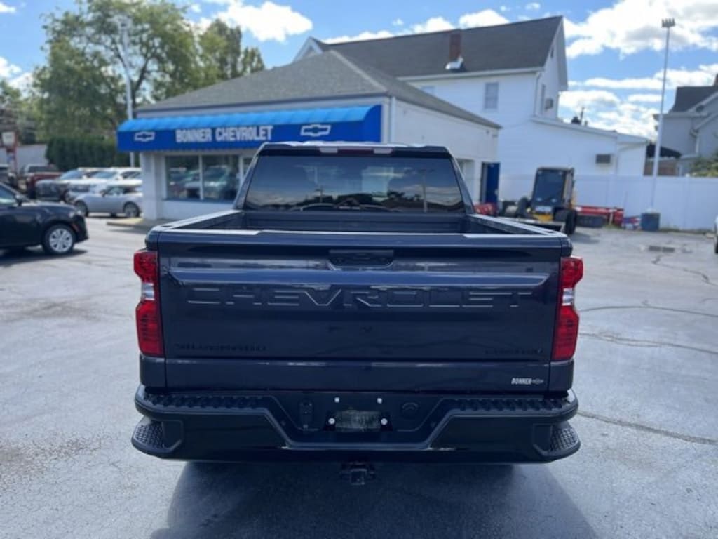 Used 2022 Chevrolet Silverado 1500 Custom Trail Boss Truck Crew Cab