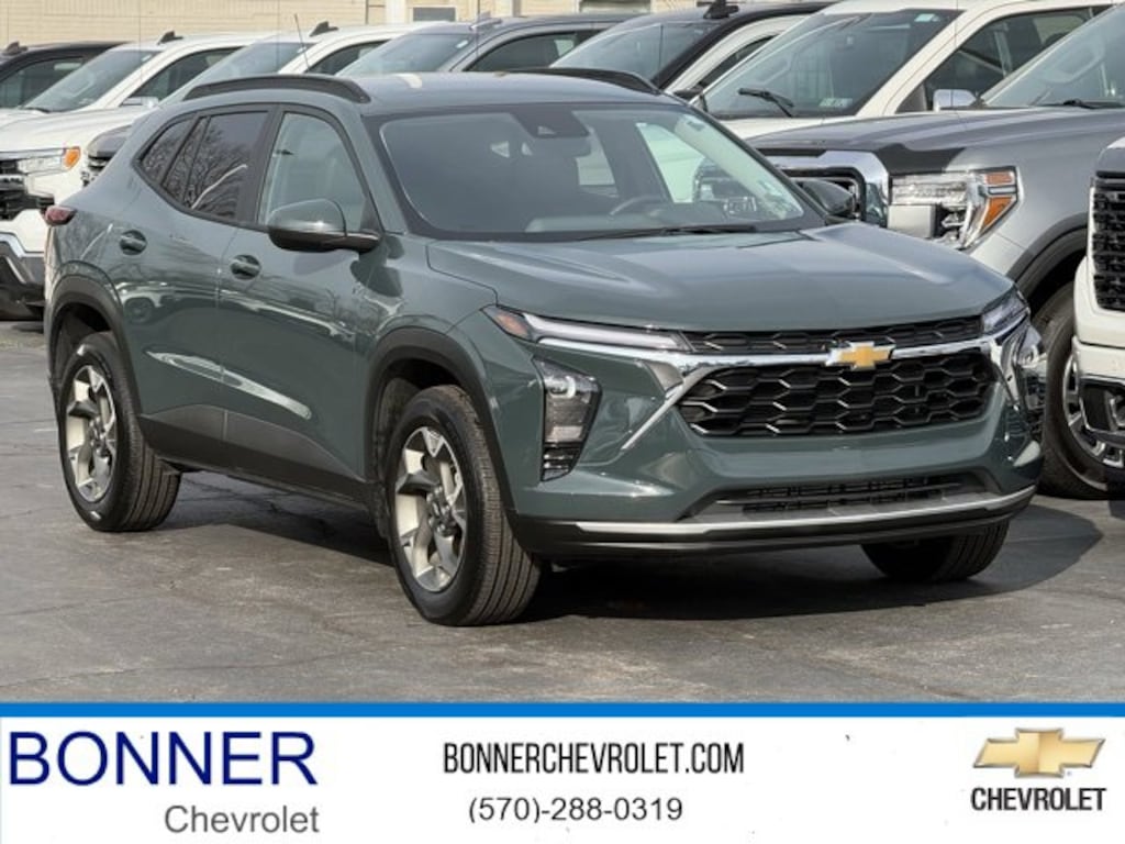 Used 2025 Chevrolet Trax LT SUV