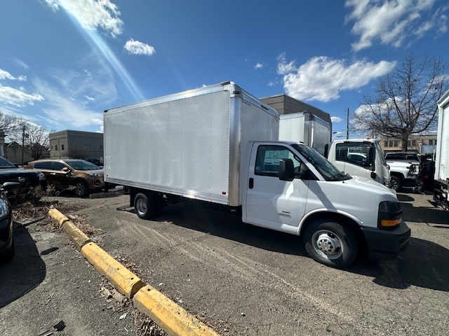 2024 Chevrolet Express Cutaway Base's photo