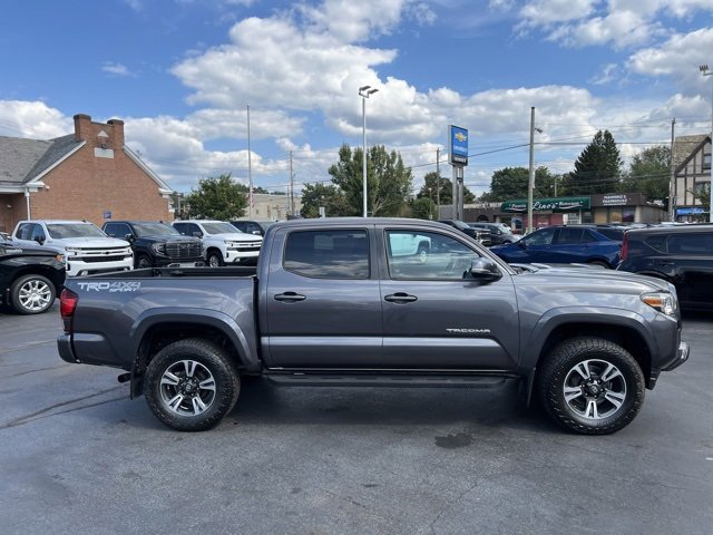 2019 Toyota Tacoma SR photo 2