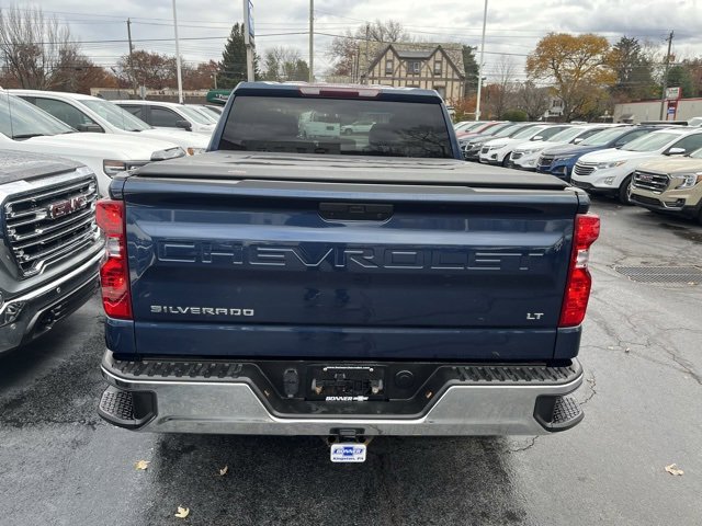 2022 Chevrolet Silverado 1500 LT photo 3