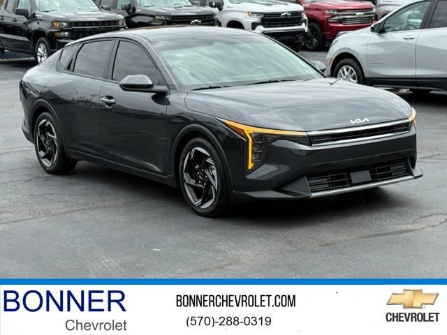 2025 Kia K4 EX AT's photo