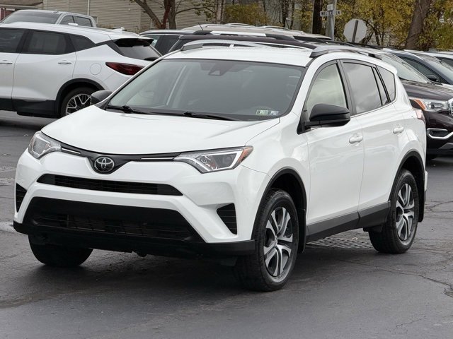 2018 Toyota RAV4 LE photo 2