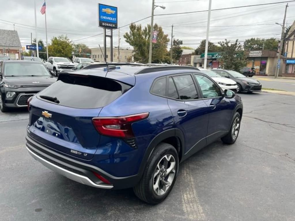 Used 2024 Chevrolet Trax LT SUV