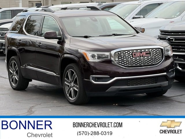 2017 GMC Acadia Denali's photo
