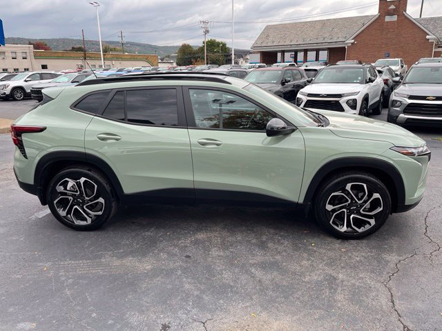 Used 2024 Chevrolet Trax 2RS SUV