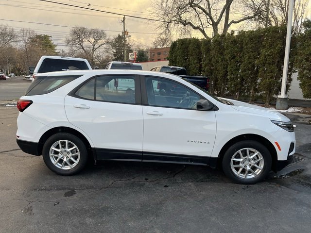 Used 2022 Chevrolet Equinox LS with VIN 2GNAXSEV4N6122737 for sale in Kingston, PA