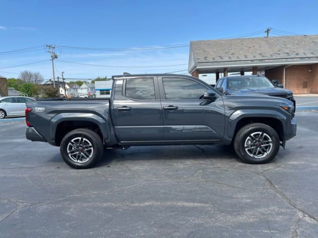 Used 2024 Toyota Tacoma 4WD SR5 Truck Double Cab