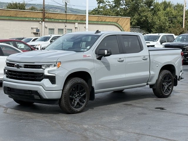 2025 Chevrolet Silverado 1500 RST photo 3