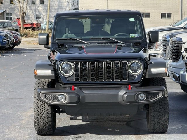 2024 Jeep Wrangler Rubicon photo 2