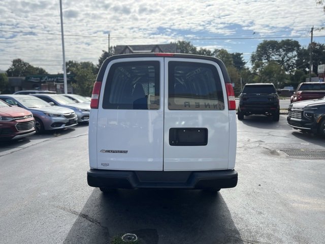 2018 Chevrolet Express 2500 Work Van Cargo photo 4
