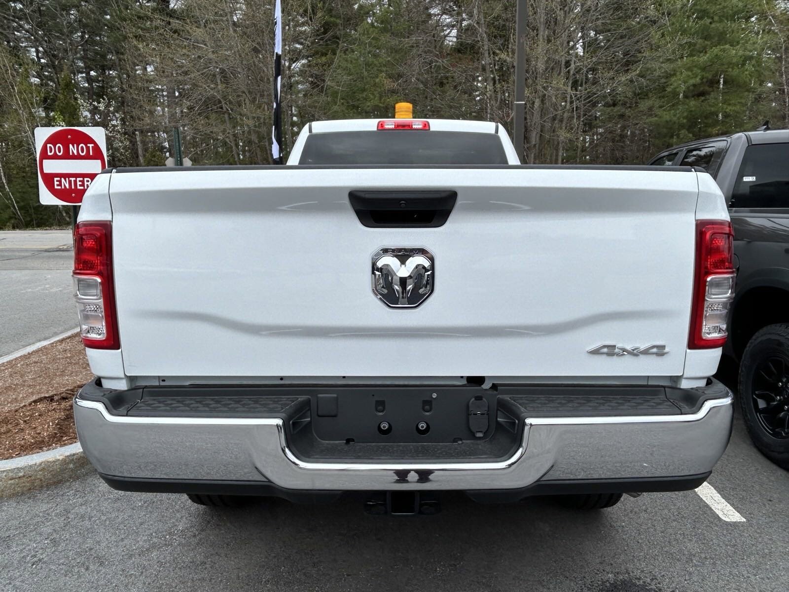 2024 Ram 2500 Tradesman photo 3