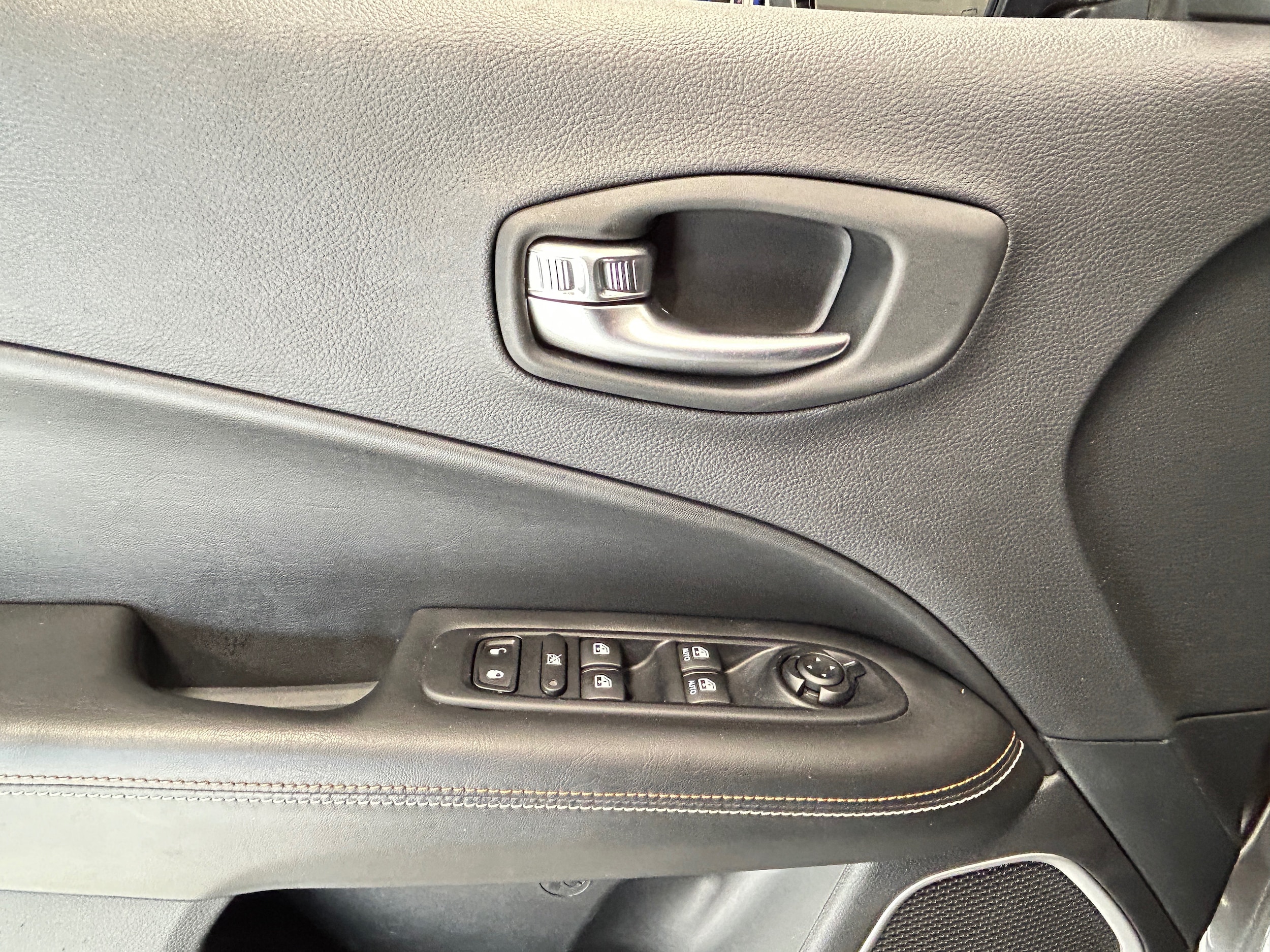 2020 Jeep Compass Sun & Safety - Photo 38
