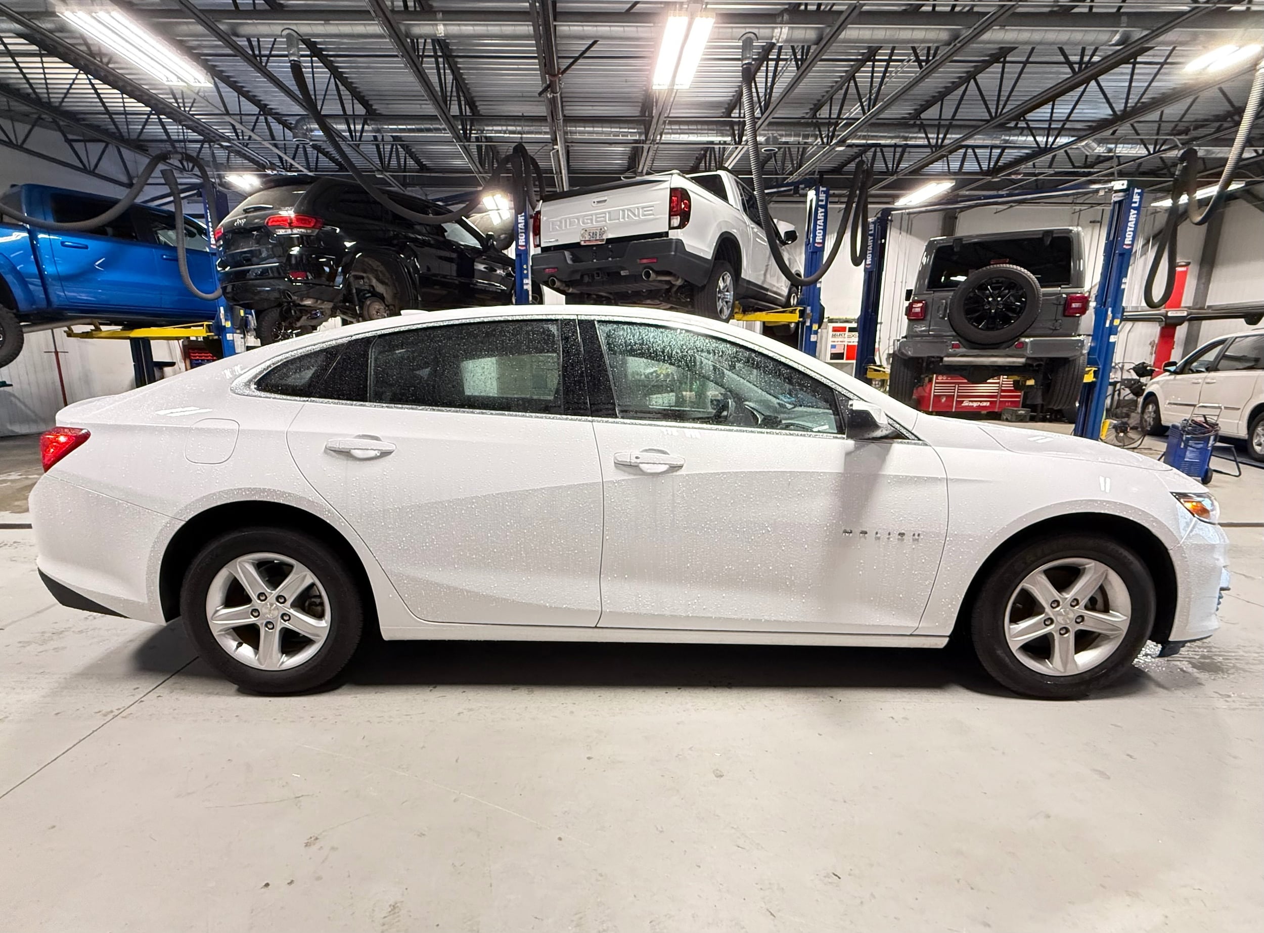 2024 Chevrolet Malibu 1LT - Photo 30