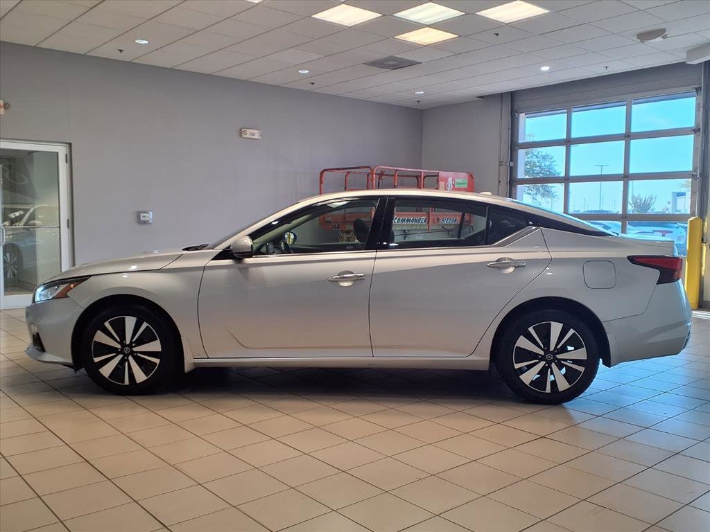 Used 2019 Nissan Altima 2.5 SV Sedan