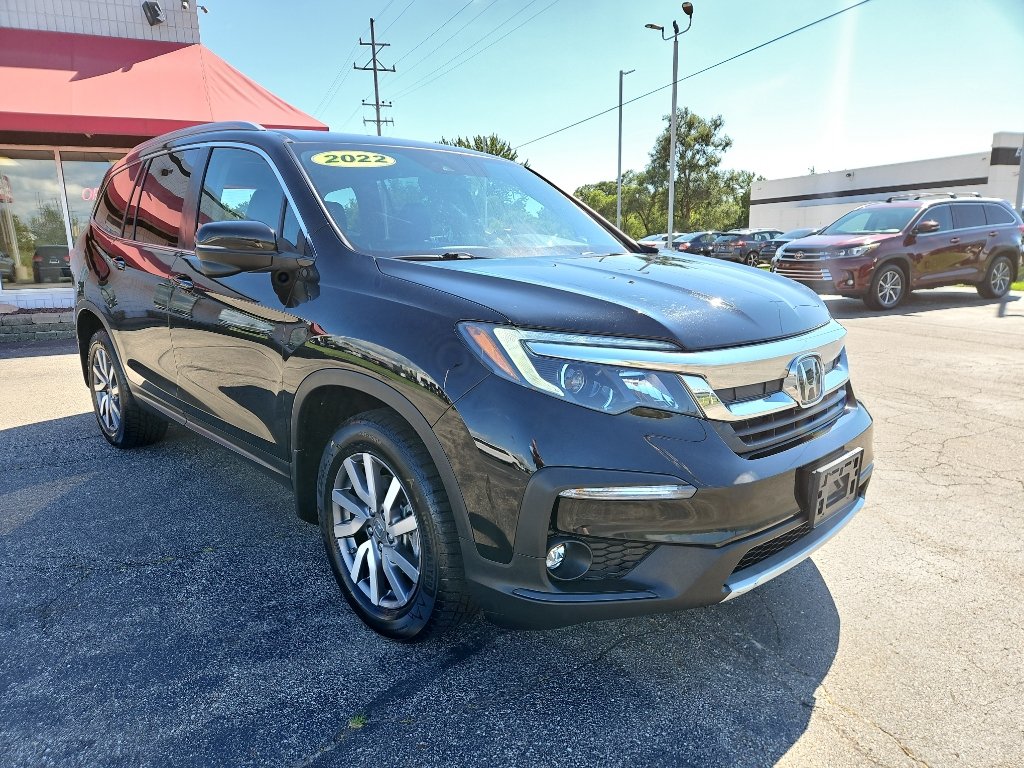 View vehicle photo 6