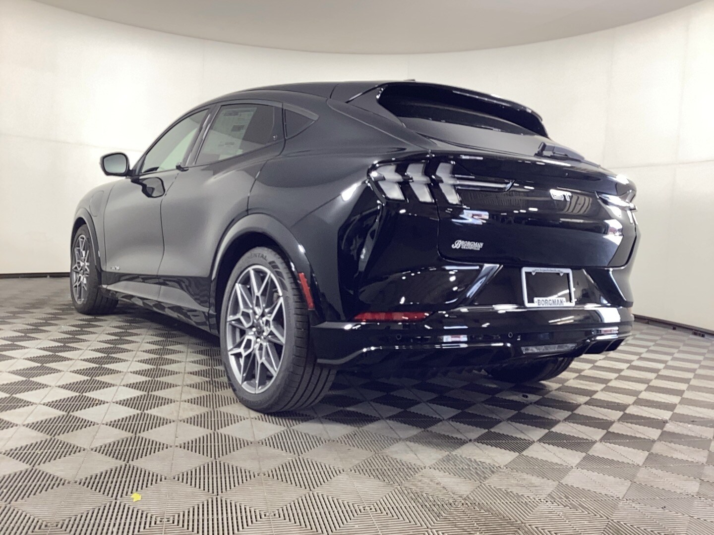 2025 Ford Mustang Mach-E GT photo 4