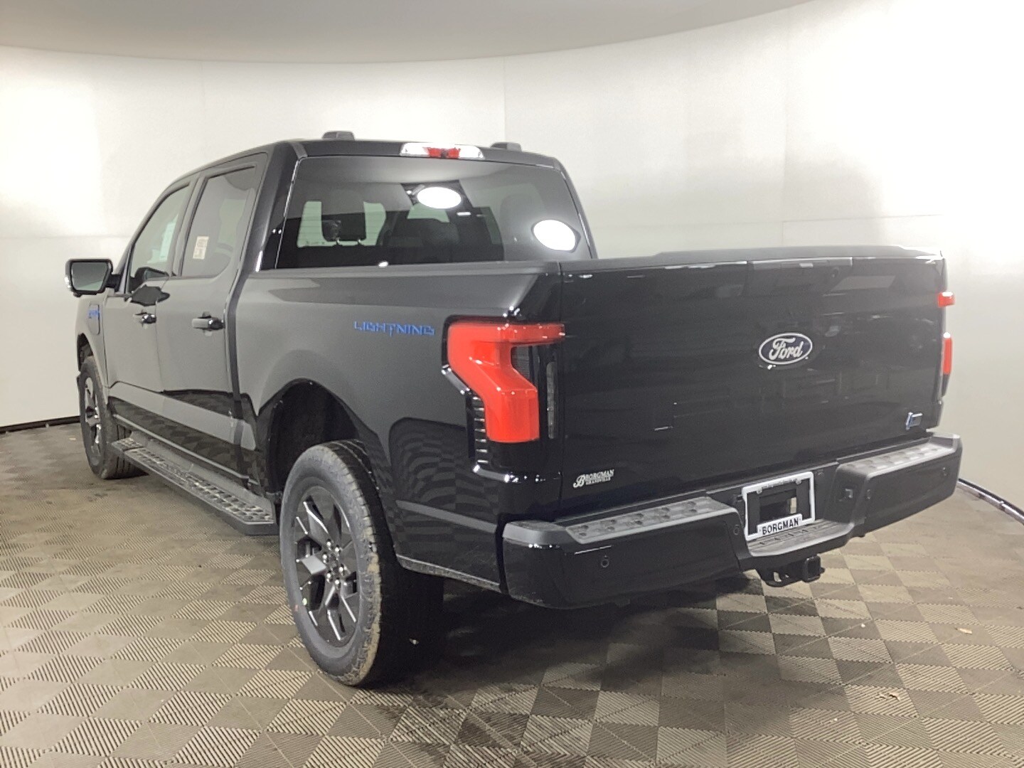 2025 Ford F-150 Lightning photo 4