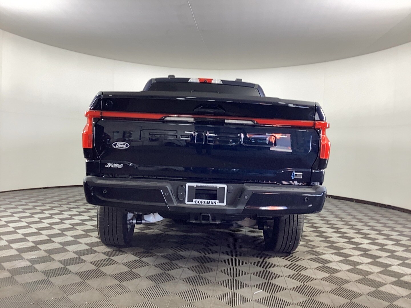 2025 Ford F-150 Lightning Lariat photo 3