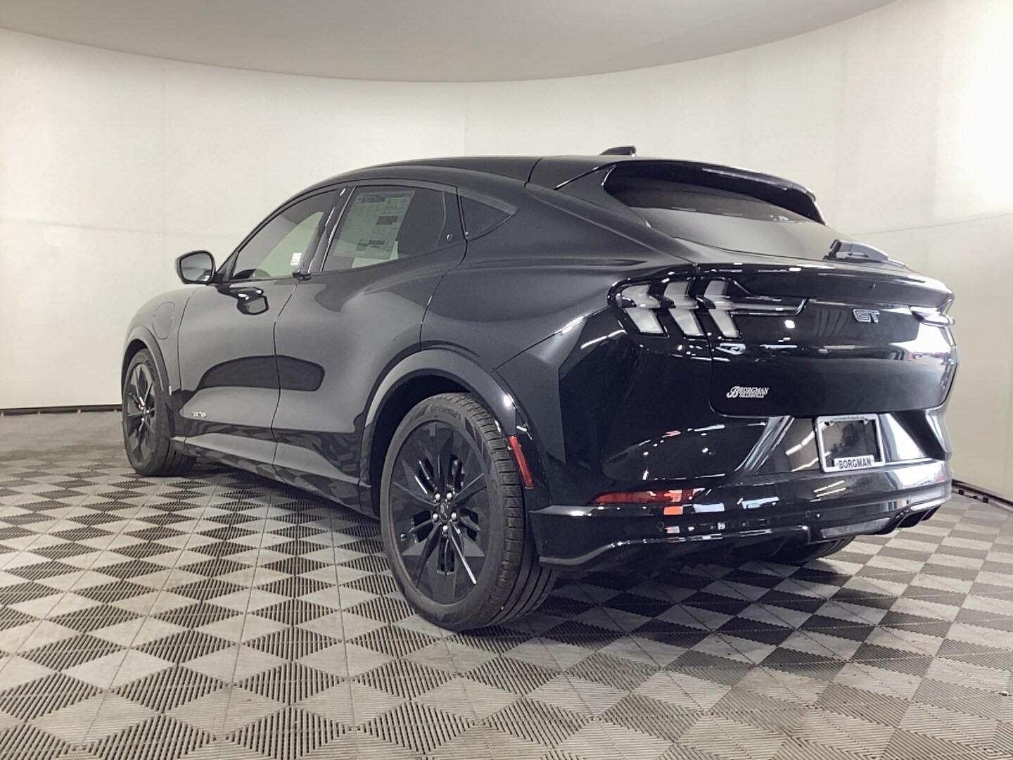2025 Ford Mustang Mach-E GT photo 4