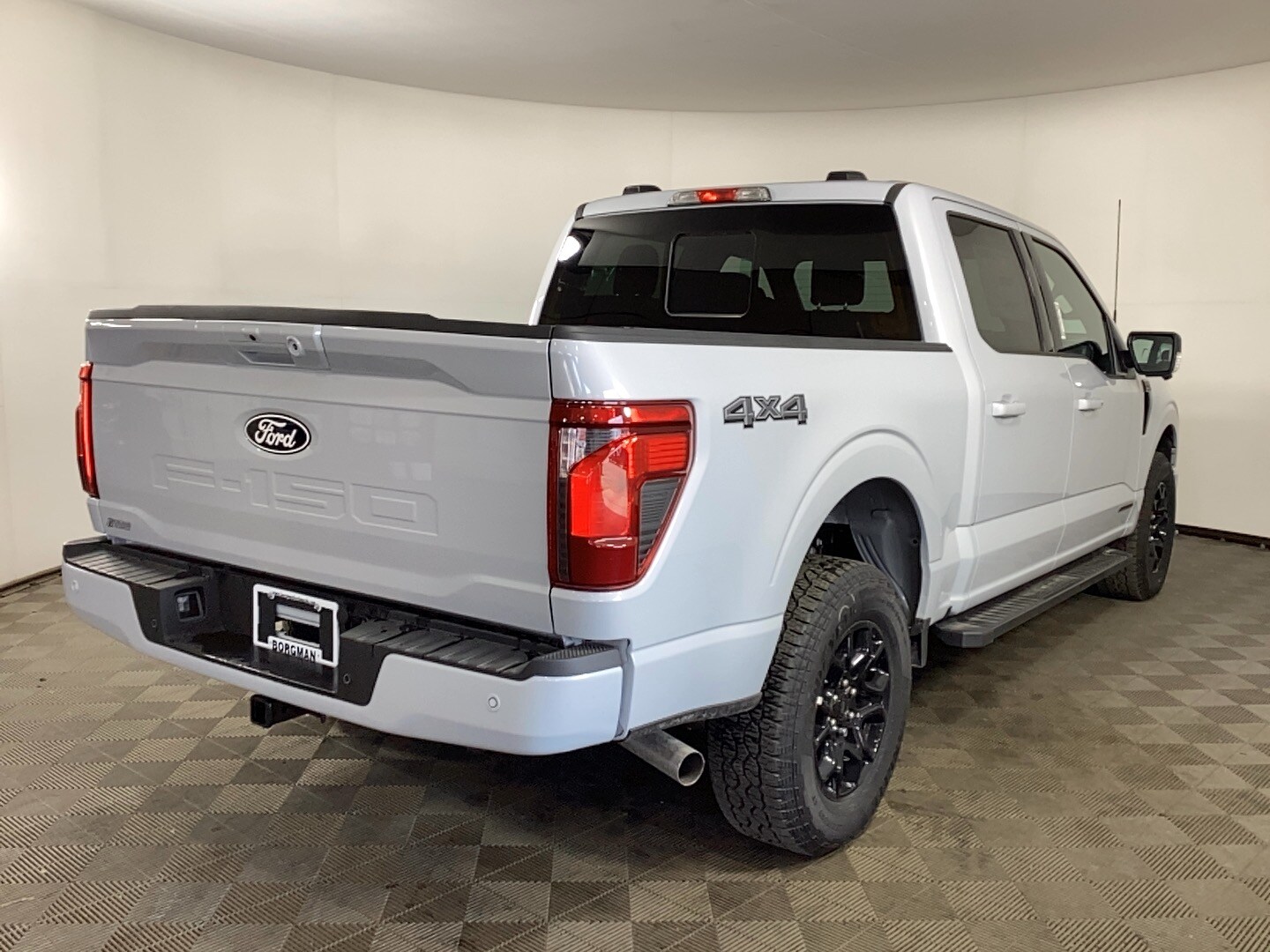 2025 Ford F-150 XLT photo 2