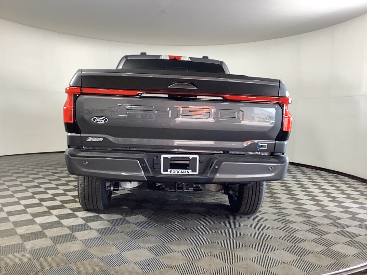 2025 Ford F-150 Lightning Lariat photo 2